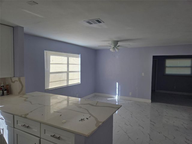 7925 SW 9th St 7925, North Lauderdale, FL 33068