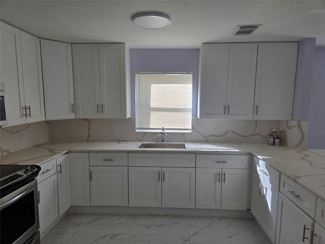 7925 SW 9th St 7925, North Lauderdale, FL 33068