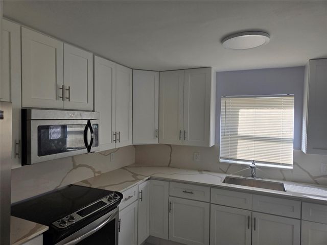 7925 SW 9th St 7925, North Lauderdale, FL 33068