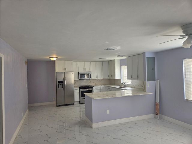 7925 SW 9th St 7925, North Lauderdale, FL 33068