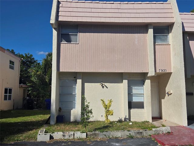 7925 SW 9th St 7925, North Lauderdale, FL 33068
