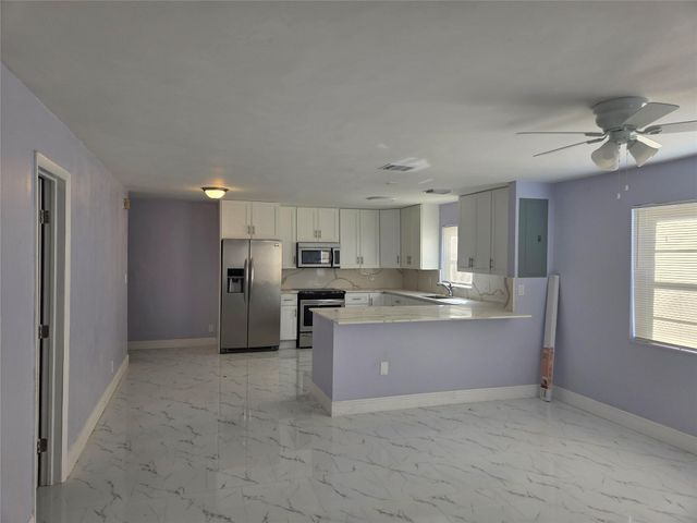 7925 SW 9th St 7925, North Lauderdale, FL 33068