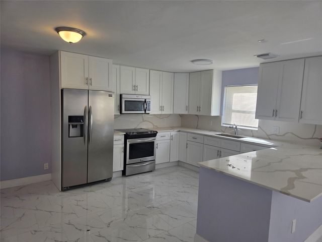 7925 SW 9th St 7925, North Lauderdale, FL 33068