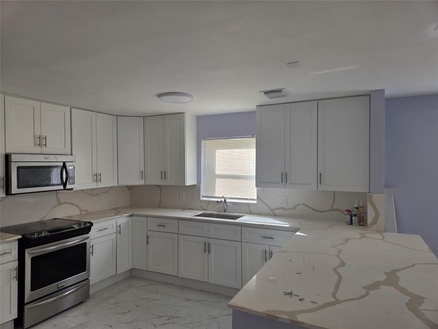 7925 SW 9th St 7925, North Lauderdale, FL 33068