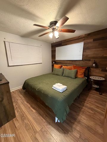 4351 Manis Hollow Road, Gatlinburg, TN 37738