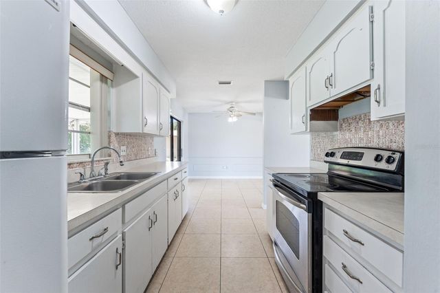 1754 FOXBORO DRIVE, Orlando, FL 32812
