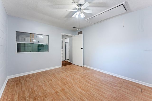 1754 FOXBORO DRIVE, Orlando, FL 32812