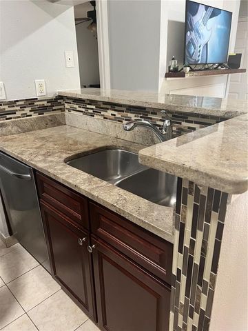 8643 MALLARD RESERVE DRIVE 202, Tampa, FL 33614