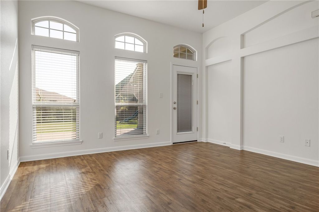 1066 Venice Drive, Bryan, TX 77808 — exterior