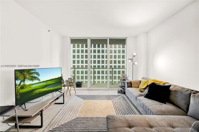 500 Brickell Ave 3008, Miami, FL 33131