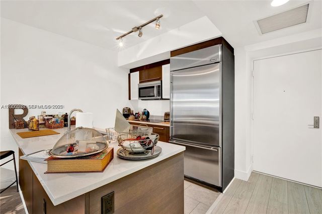 500 Brickell Ave 3008, Miami, FL 33131