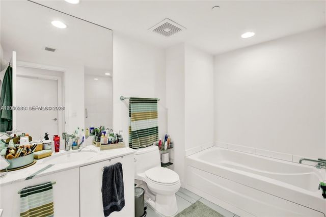 500 Brickell Ave 3008, Miami, FL 33131