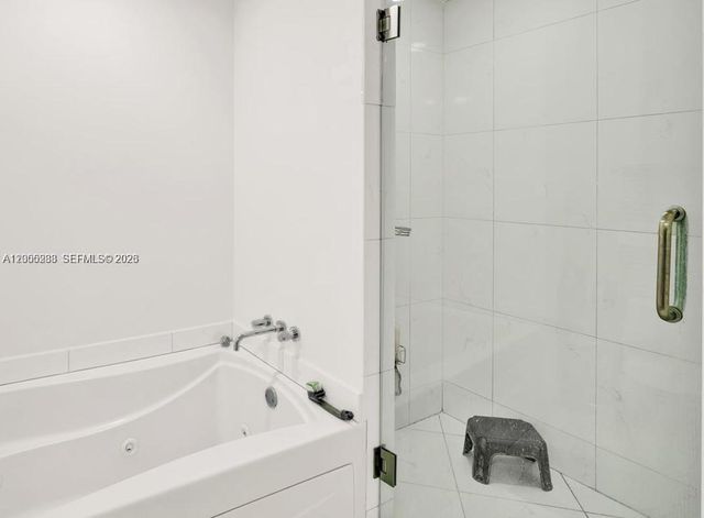 500 Brickell Ave 3008, Miami, FL 33131