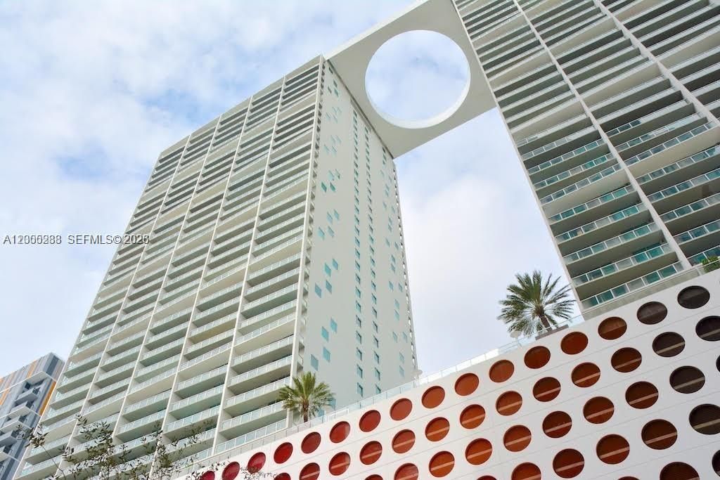 500 Brickell Ave 3008, Miami, FL 33131