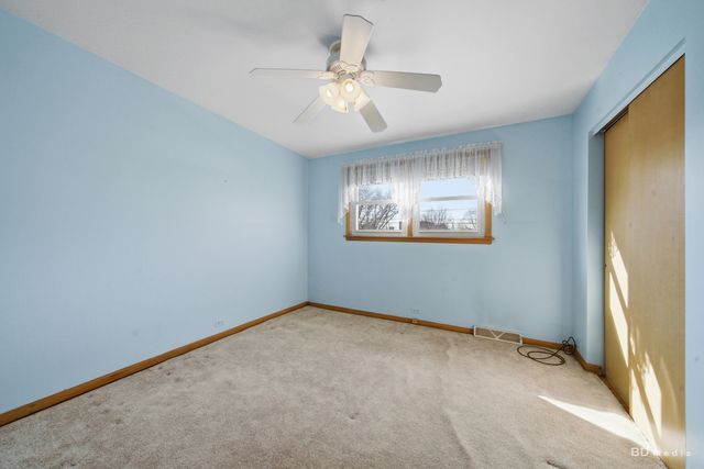 10228 S Kenneth Avenue, Oak Lawn, IL 60453