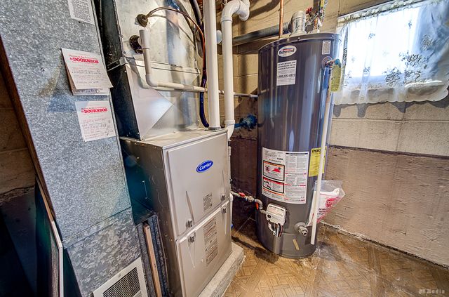 10228 S Kenneth Avenue, Oak Lawn, IL 60453