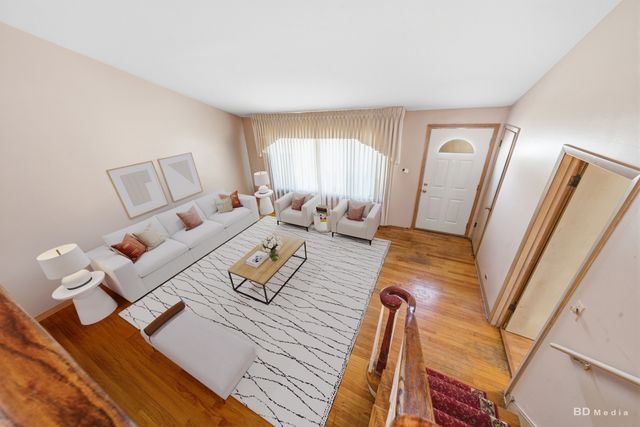 10228 S Kenneth Avenue, Oak Lawn, IL 60453