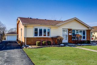 10228 S Kenneth Avenue, Oak Lawn, IL 60453