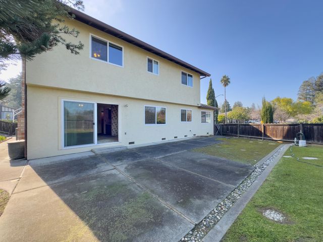 4501 Shellflower Ct, Concord, CA 94518