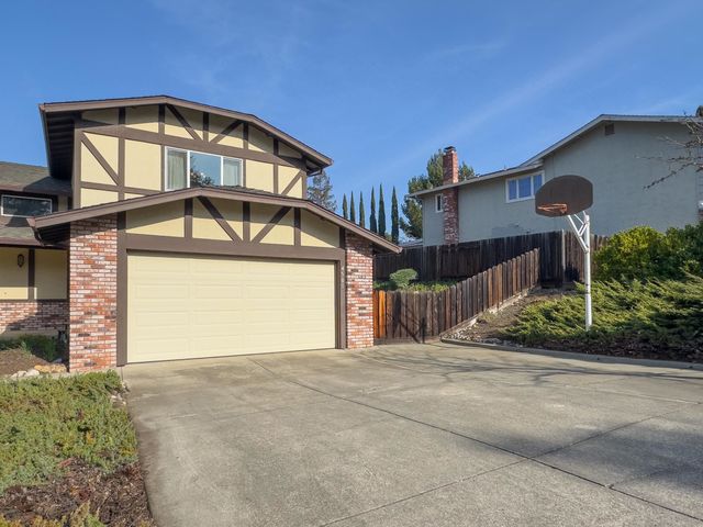 4501 Shellflower Ct, Concord, CA 94518