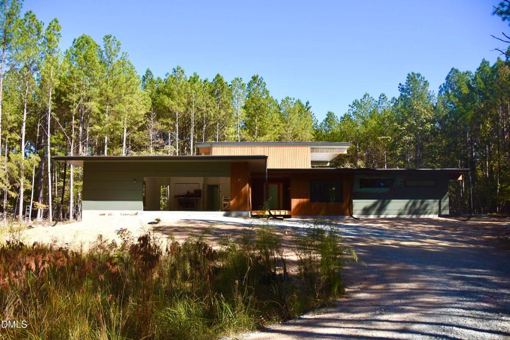 4637 Array Drive, Chapel Hill, NC 27516