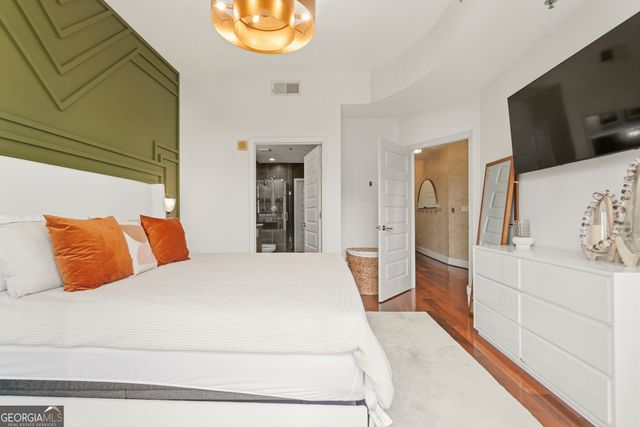 1080 Peachtree Street NE 1712, Atlanta, GA 30309