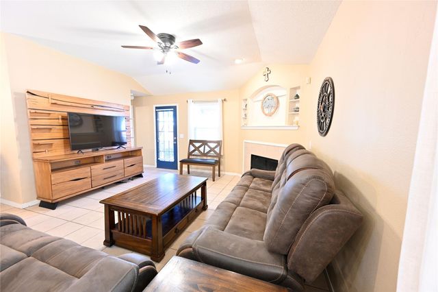 17118 Shadow Ledge Drive, Houston, TX 77095