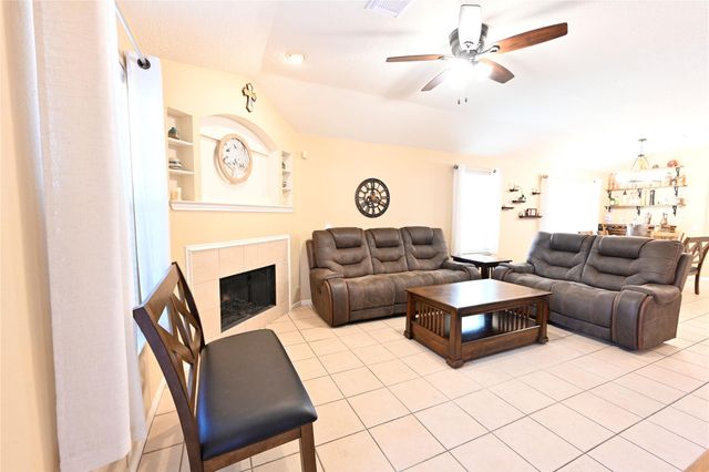 17118 Shadow Ledge Drive, Houston, TX 77095