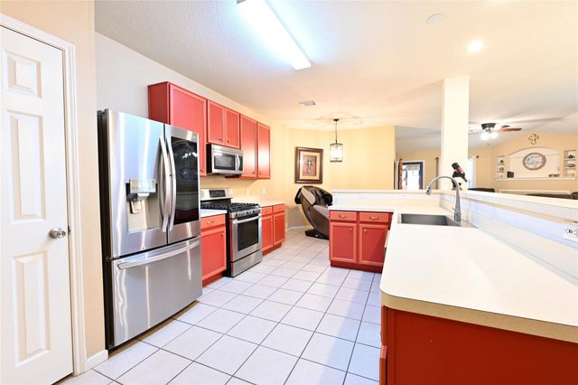 17118 Shadow Ledge Drive, Houston, TX 77095