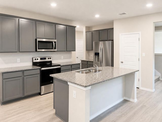 2156 Griffith DR, Seguin, TX 78155