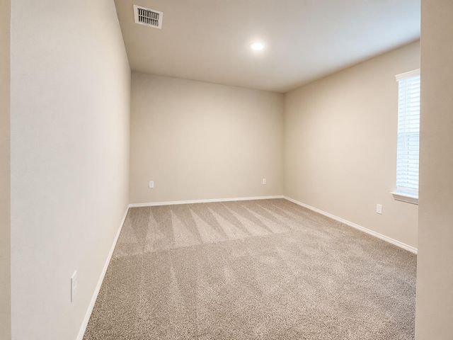 2156 Griffith DR, Seguin, TX 78155