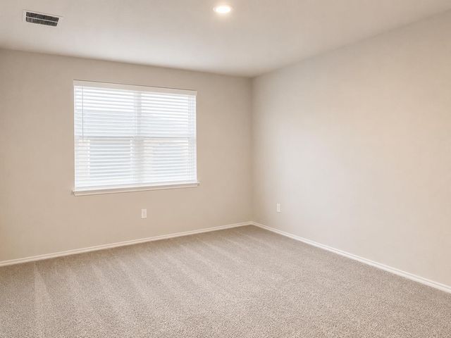 2156 Griffith DR, Seguin, TX 78155