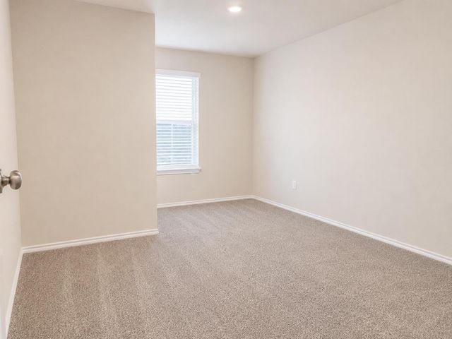 2156 Griffith DR, Seguin, TX 78155