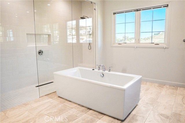 111 Lanzon, Irvine, CA 92602