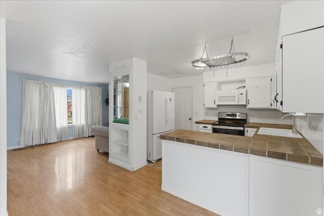 3931 W DANSERE CIR, West Jordan, UT 84088