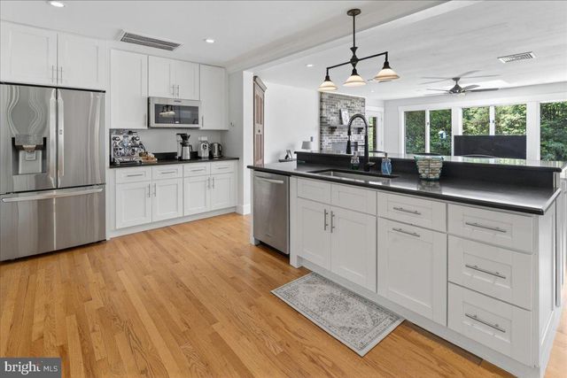 219 LAMBERTVILLE HOPEWELL RD, Hopewell, NJ 08525