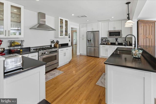 219 LAMBERTVILLE HOPEWELL RD, Hopewell, NJ 08525