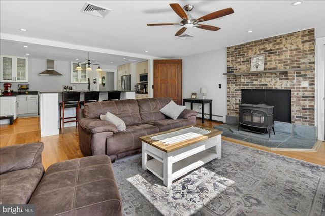 219 LAMBERTVILLE HOPEWELL RD, Hopewell, NJ 08525
