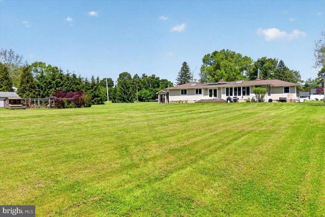 219 LAMBERTVILLE HOPEWELL RD, Hopewell, NJ 08525