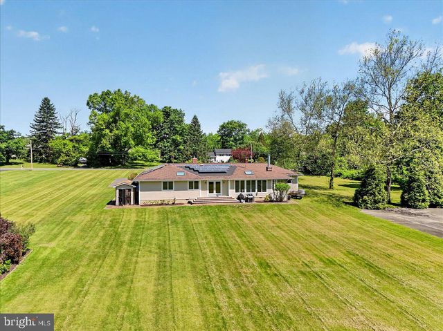 219 LAMBERTVILLE HOPEWELL RD, Hopewell, NJ 08525