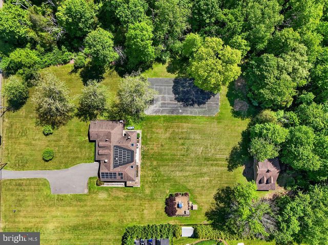 219 LAMBERTVILLE HOPEWELL RD, Hopewell, NJ 08525