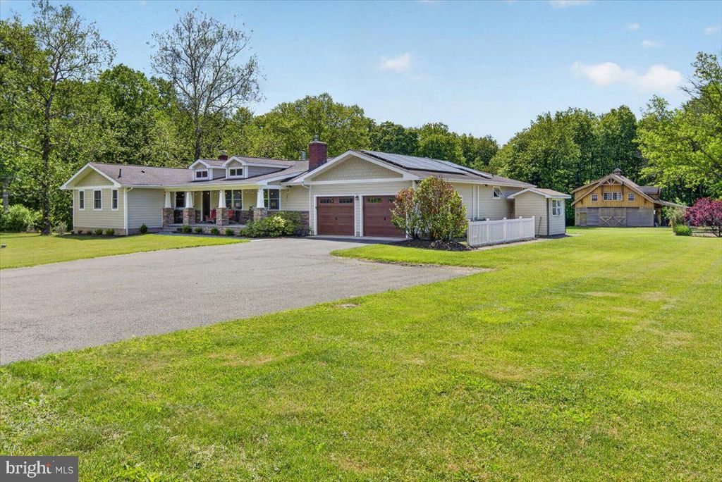 219 LAMBERTVILLE HOPEWELL RD, Hopewell, NJ 08525