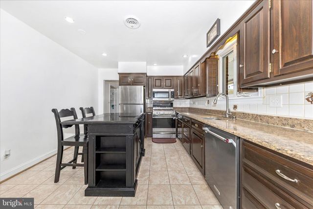 9504 VEIRS DR, Rockville, MD 20850