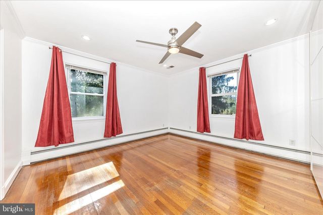 9504 VEIRS DR, Rockville, MD 20850