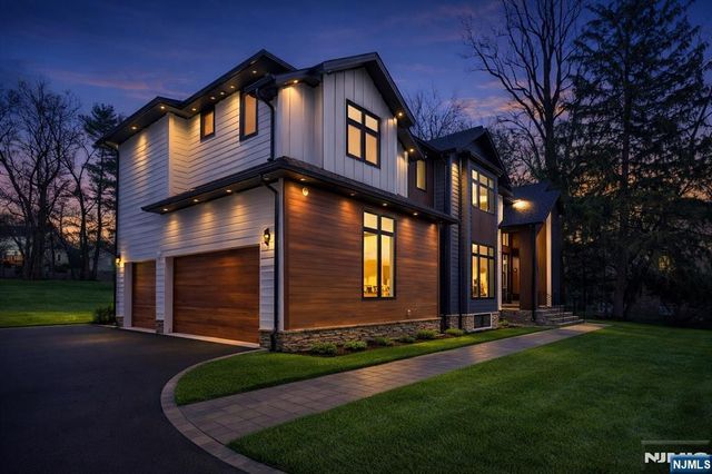 17 Belvedere Drive, Livingston, NJ 07039