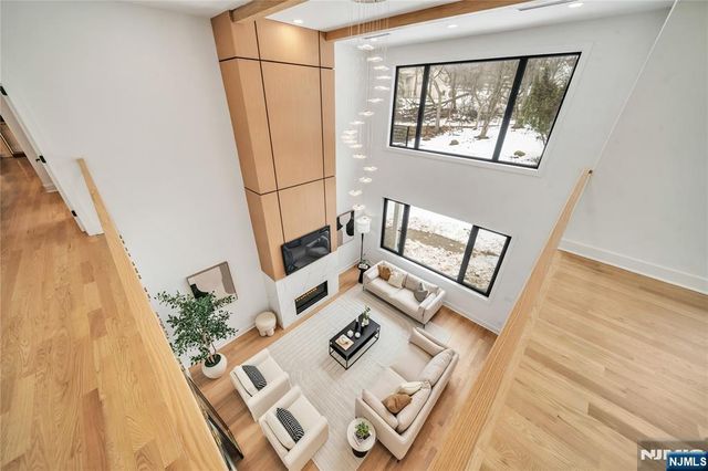 17 Belvedere Drive, Livingston, NJ 07039