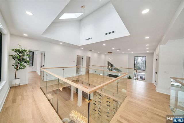 17 Belvedere Drive, Livingston, NJ 07039