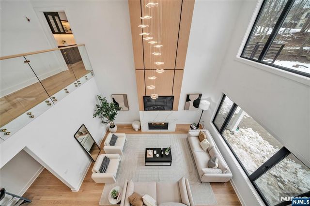 17 Belvedere Drive, Livingston, NJ 07039