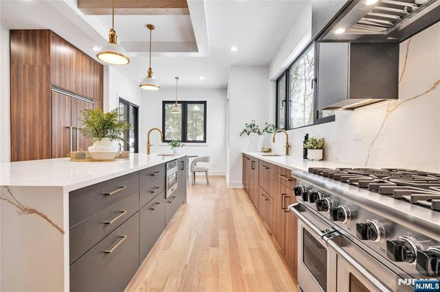 17 Belvedere Drive, Livingston, NJ 07039