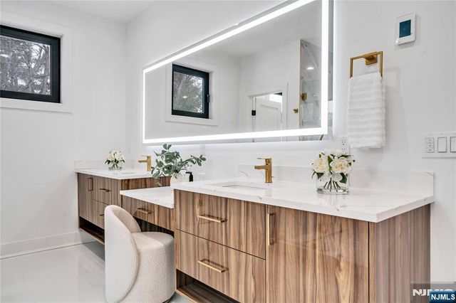 17 Belvedere Drive, Livingston, NJ 07039